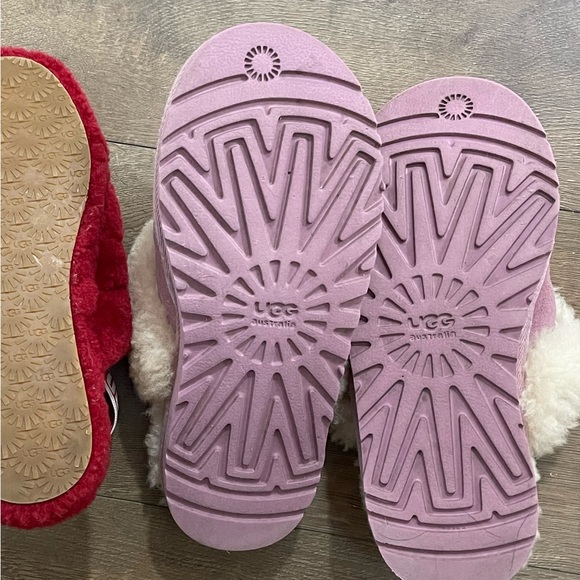 UGG Cozy || Slippers - Picture 3 of 3